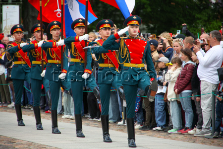 Changing of guard in St Petersburg