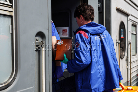Passengers arrive in Moscow after train crash outside Bryansk
