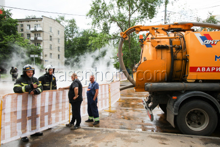 Обстановка у метро "Молодежная" в Москве