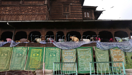 Sufi saint Mir Syed Ali Hamadani death anniversary marked in Srinagar