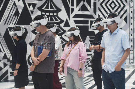Visitors Experience XR Immersive Exhibition In Hangzhou