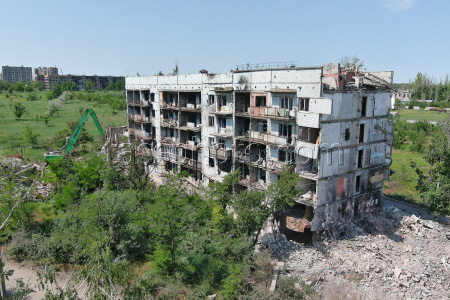 Demining and demolition of destroyed buildings in Donetsk People's Republic