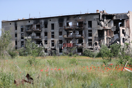 Demining and demolition of destroyed buildings in Donetsk People's Republic
