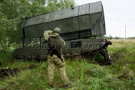 Russian Solntsepyok and Tosochka heavy flamethrower system crews in combat training in Saratov Region
